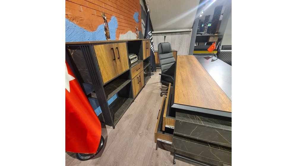 Tilia Valencia yönetici ofis paketi; suntalam masa takımı, KNY makam koltuğu ve Lazer bekleme grubu dahil.